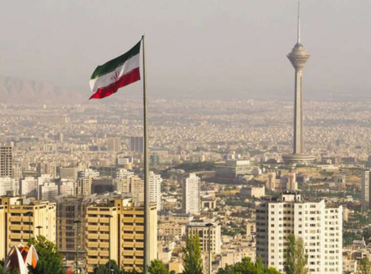 "Смерть Хаменеї, смерть диктатору!": У Тегерані спалахнули протести на тлі ізраїльських ударів