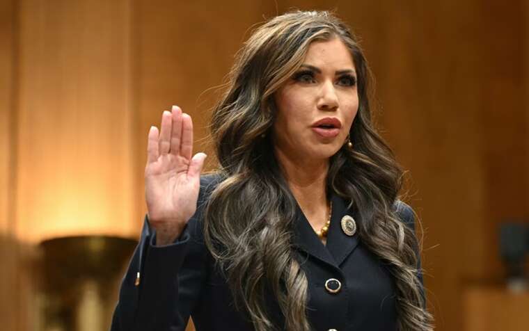 В США госпитализировали министра внутренней безопасности Ноэм