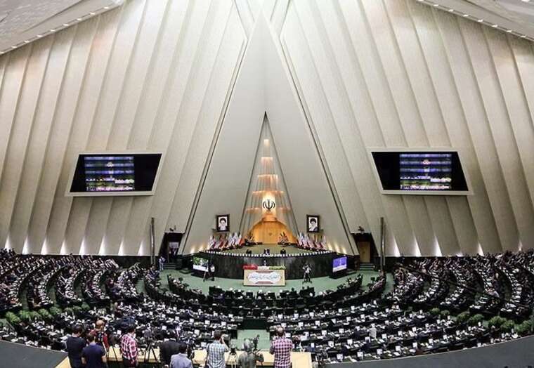 Іранський парламент проголосував за блокування Ормузької протоки - остаточне рішення за Радбезом