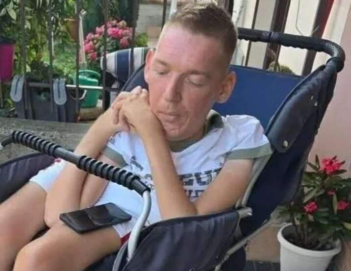 Activist Nazariy Husakov left Ukraine: Zelenskyy announced an investigation into possible fraud