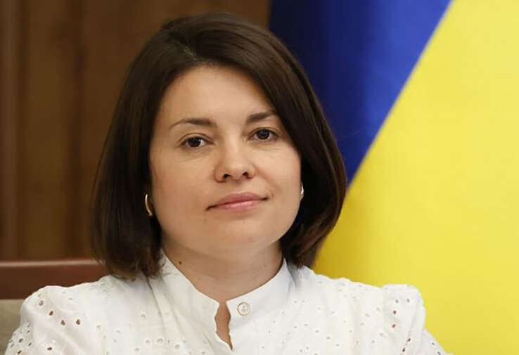 The family of the head of the State Tax Service, Lesya Karnaukh, uses a relatives’ car and owns extensive real estate