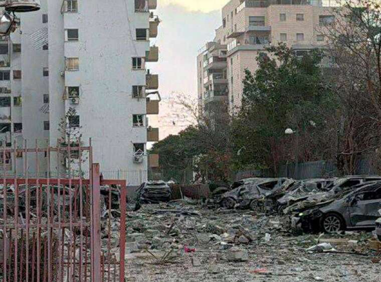 Іран продовжує ракетні обстріли Ізраїлю, незважаючи на оголошене перемир’я