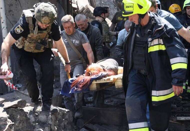 Унаслідок ракетної атаки на Дніпро загинули 7 осіб, поранено близько 70 - ОВА