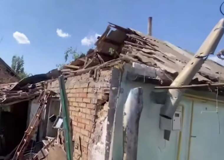 У Херсоні продемонстрували наслідки обстрілу житлових кварталів у Корабельному районі