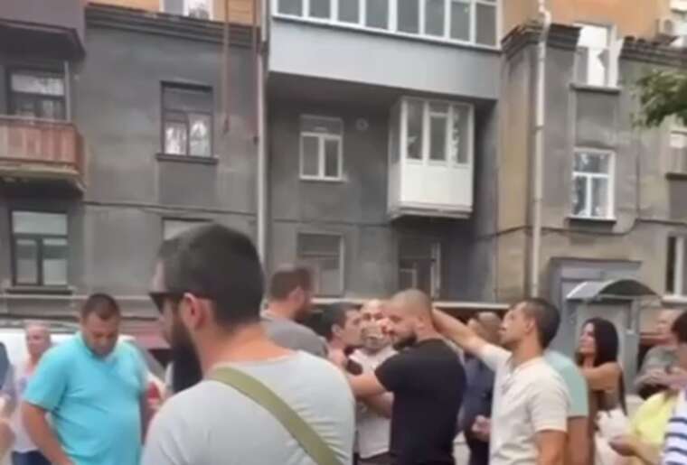 В Николаеве из-за попытки мобилизации мужчины произошел конфликт с ТЦК и полицейскими