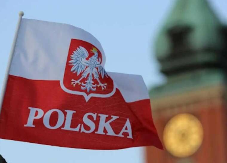 Половина поляков выступает за сокращение военной помощи Украине — опрос