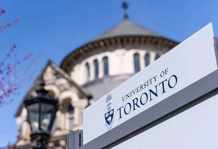 Університет Торонто прийматиме студентів із Гарварда, чиї візи скасовують у США