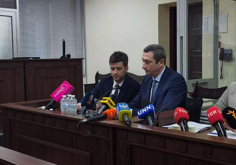 Адвокат Чернишова: «Книга — не хабар», підозра безпідставна