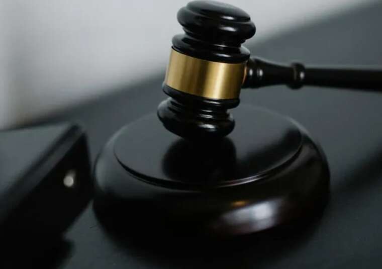 На Львівщині чоловіка притягнули до суду за продаж радянських нагород в інтернеті