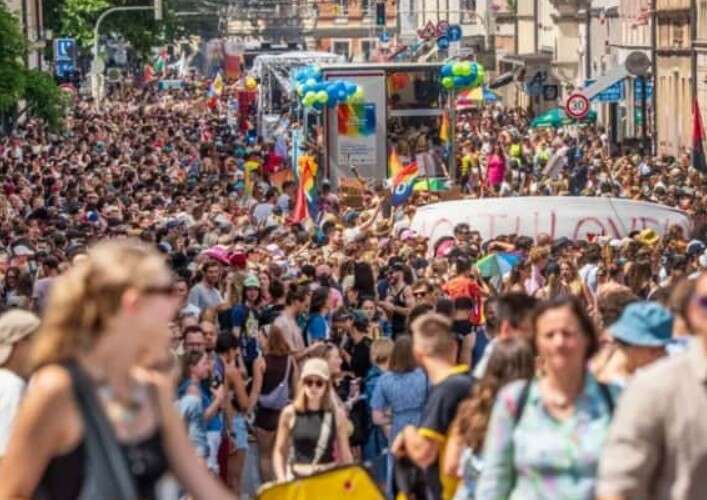 У багатьох містах Німеччини відбулися ЛГБТ-прайди з тисячами учасників
