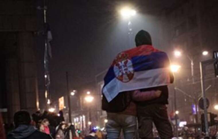 Будують барикади: У Белграді посилюються протести