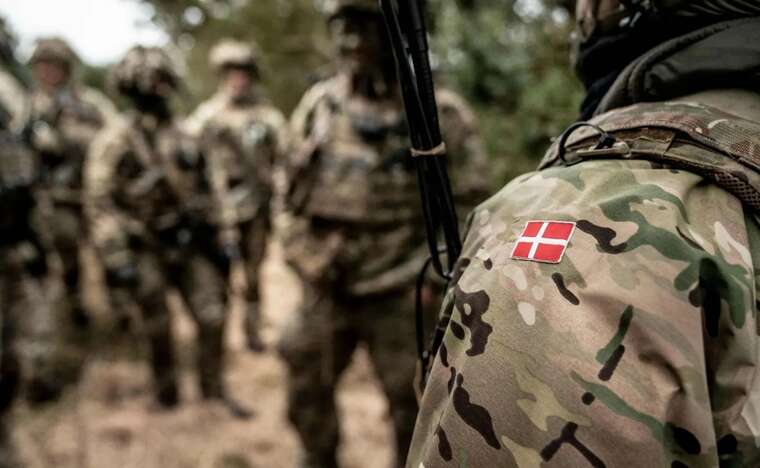 Данія вводить обов’язковий військовий призов для жінок