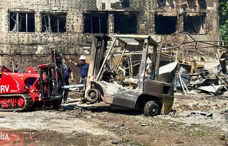 Атака РФ по Києву: загинула людина, пошкоджено пожежну частину та видавництво