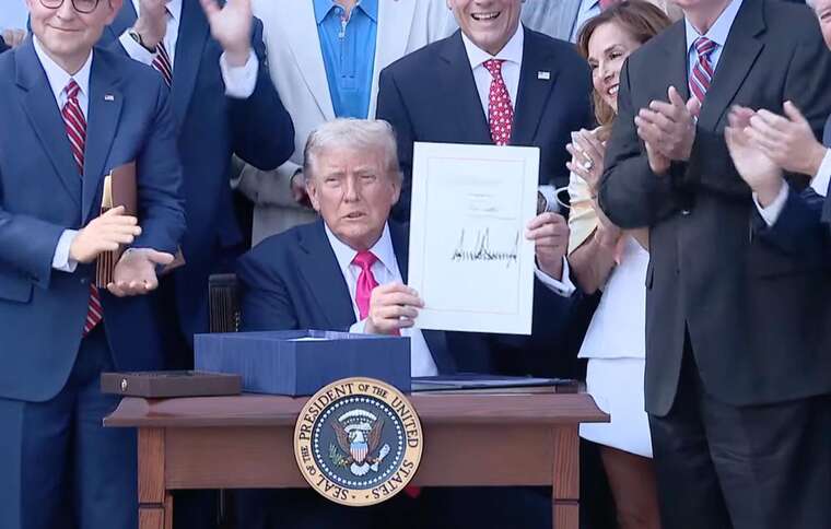 Трамп підписав "мегазаконопроєкт" про податки й витрати