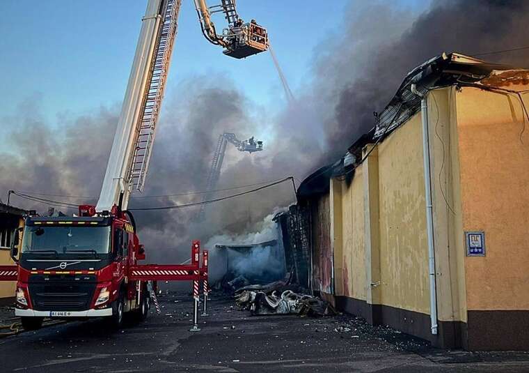 Атака дронів: у Київській області пошкоджені будинки та є поранені