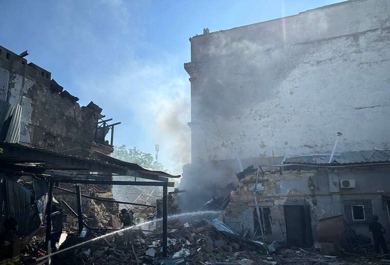 РФ атакувала Миколаїв "шахедами": з’явилися кадри наслідків