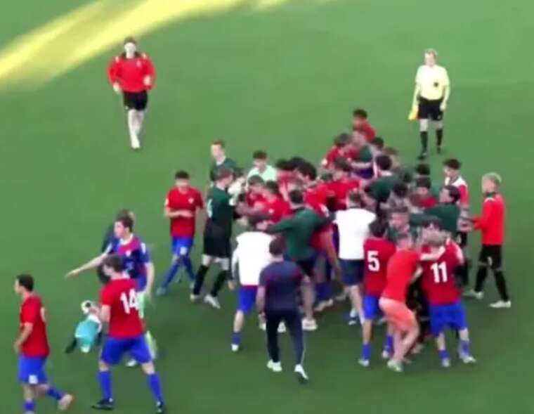 Футболісти з РФ влаштували грандіозну бійку на матчі