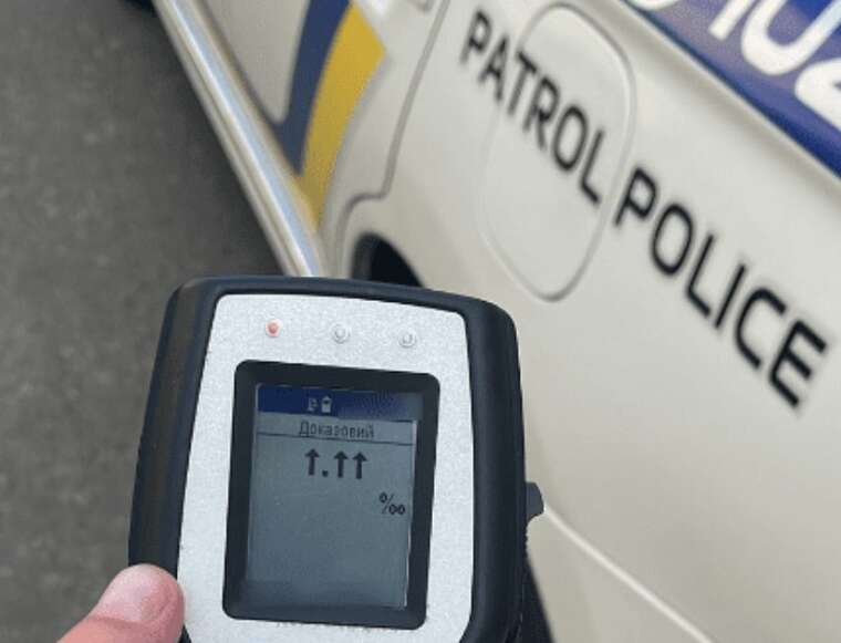 У Києві водій з летальною концентрацією алкоголю в крові врізався в автомобілі