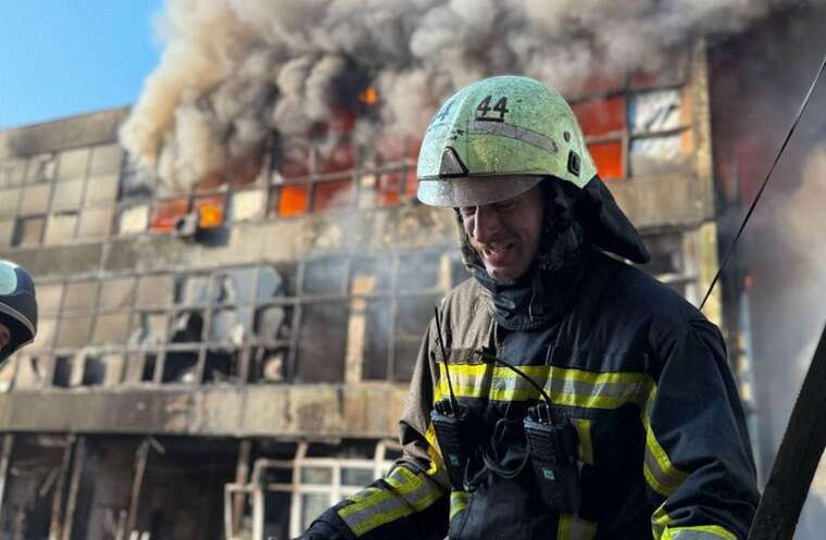 Residential buildings are burning, a gas station: the consequences of the Russian attack on Kyiv