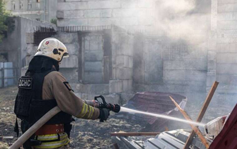 Удар РФ по Харкову: з’явилися фото та відео наслідків