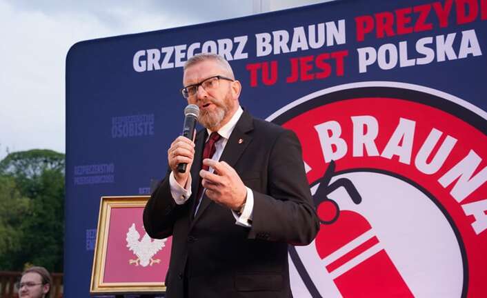 Одіозний польський євродепутат заперечив існування газових камер в Аушвіці