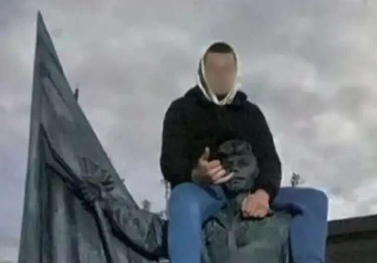 На Тернопільщині 16-річний підліток виліз на монумент герою Небесної Сотні заради хайпу