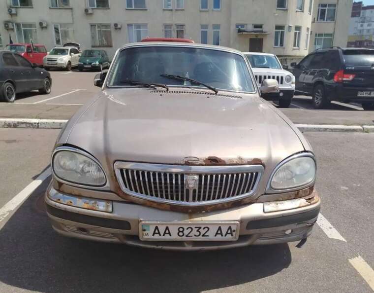 Head of the Desnyanskyi DSA Bakhmatov proposed to hand over a rusty "Volga" to the military