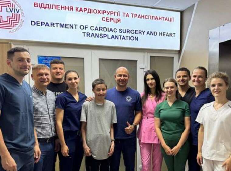Львівські кардіохірурги за 52 години двічі здійснили трансплантацію серця 20-річному жителю Львівщини