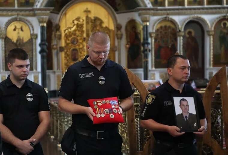 У Черкасах попрощалися з поліцейським, який загинув на Донеччині