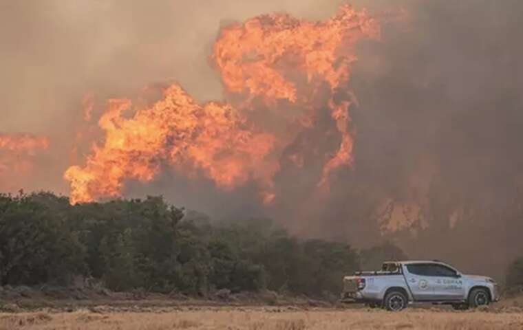 Залучено сотні одиниць техніки: У Туреччині через лісові пожежі евакуюють цілі села