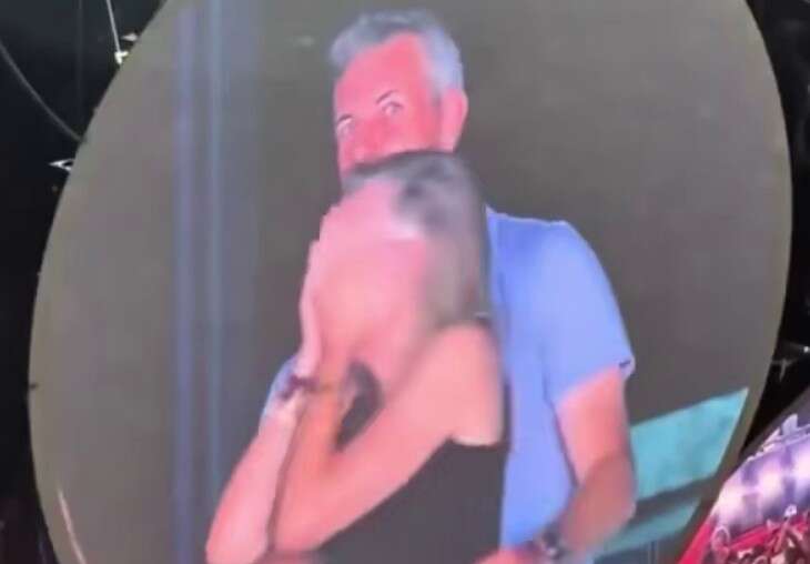  IT- Astronomer      Coldplay