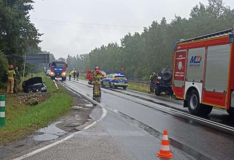 На півночі Польщі сталася ДТП за участю військового автомобіля, є постраждалі