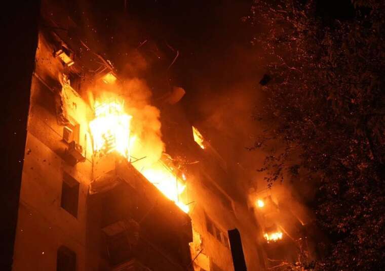 Російська атака на Одесу: одна людина загинула, п’ятьох врятовано з охопленого вогнем будинку