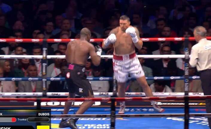 Усик вийшов на ринг: бій розпочався