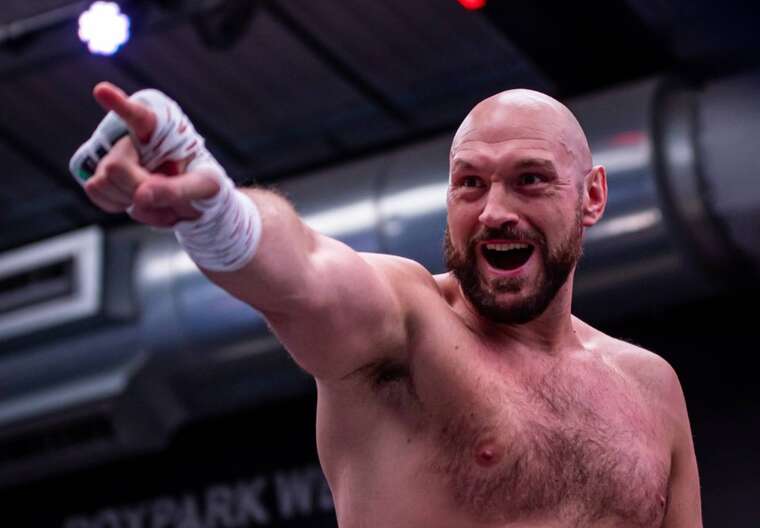 Тайсон Ф’юрі зробив несподіваний вчинок, побачивши фаната з прапором України перед боєм Усика