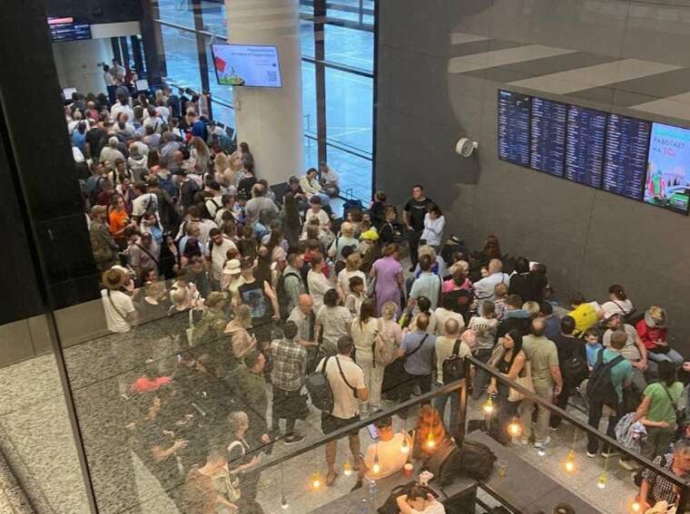 У Росії триває авіаційний колапс через атаки дронів: скасовано десятки рейсів