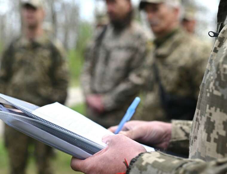 In Odesa, a taxi driver fled from the police after an attempt to hand him over to the TRC
