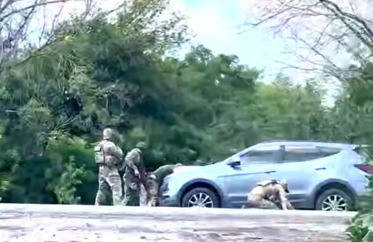 У Харкові затримали військового на хабарі — момент потрапив на відео