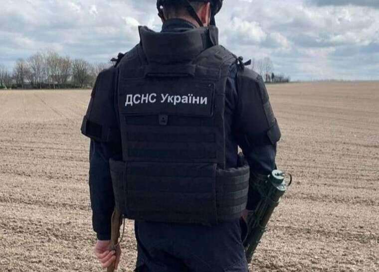 На Сумщині під час знешкодження російського дрона загинув сапер ДСНС, його колега поранений