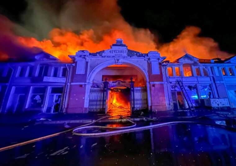 ЗС РФ завдали масованого удару по Одесі: горів знаменитий ринок "Привоз"