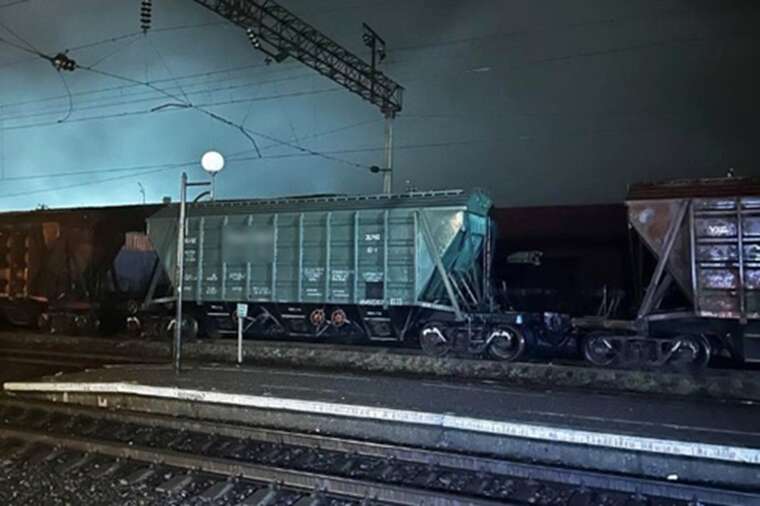 На Рівненщині вдарило струмом підлітка, який виліз на вагон