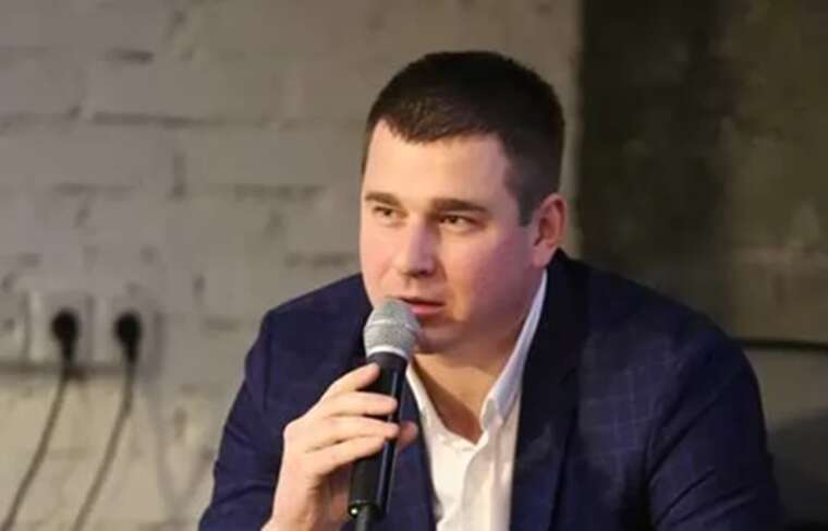 The family of Odesa tax officer Dmytro Khandusenko lives lavishly during the war