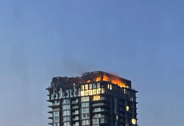 Нічна атака на Дніпро: в місті пожежі, є руйнування