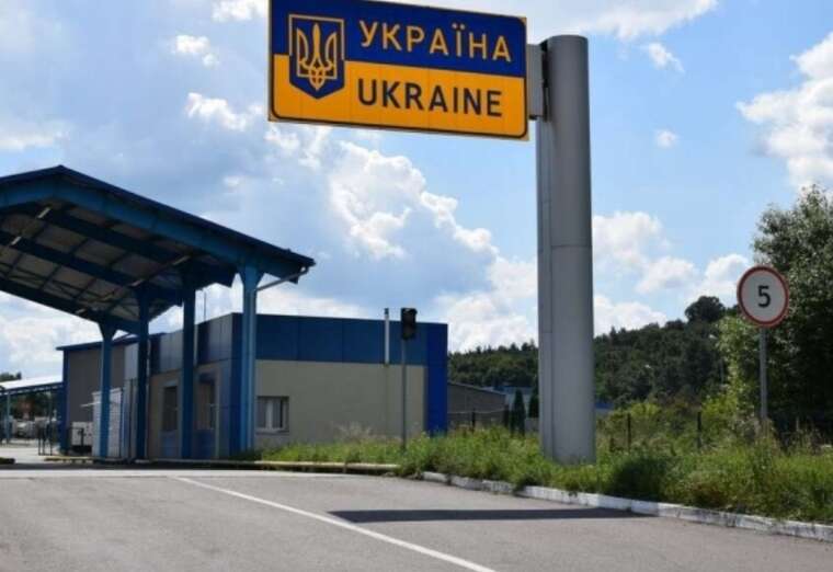 Начальниця митного поста отримала три квартири в Києві та задекларувала мільйонні готівкові заощадження