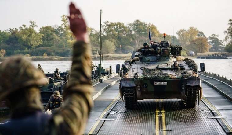 Bloomberg: ͳ     8500    