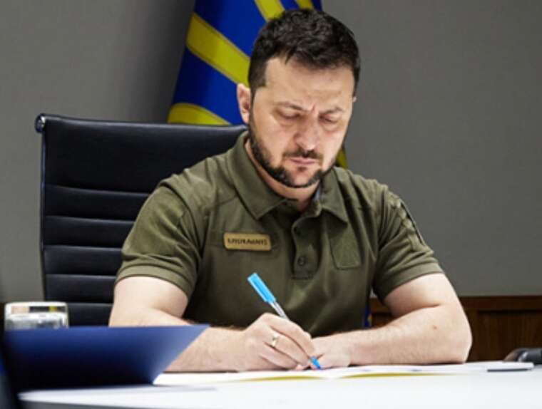 Zelenskyy signed a law on sanctions against the Russian "shadow fleet"