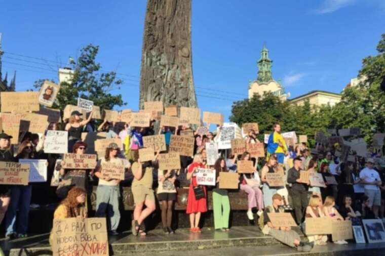Нардеп попередив про можливі теракти РФ на мітингах: закликав посилити безпеку