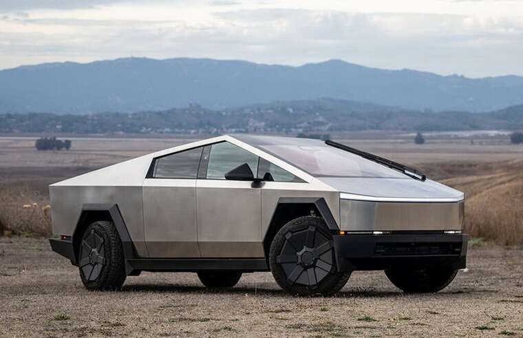  Tesla  Cybertruck  :     