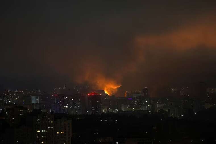 В Reuters показали кадры ночных прилетов по Киеву