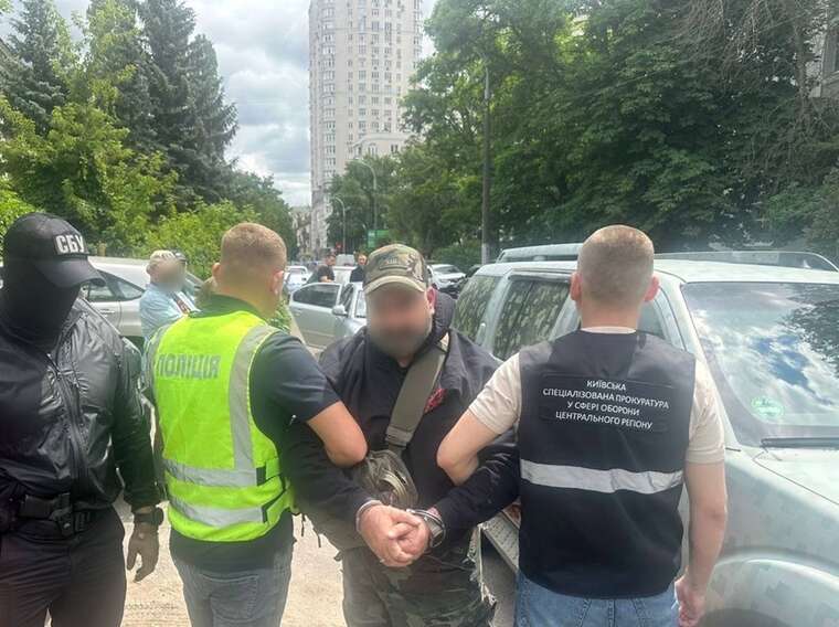 У Києві затримали командира, який продавав відстрочки від служби